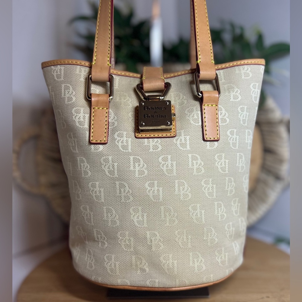 Dooney & Bourke Signature North South Bucket Shoulder Bag Canvas & Leather EUC